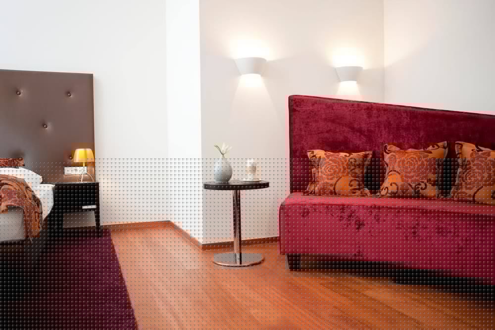 HOTEL GRAFRATHER HOF 26/49