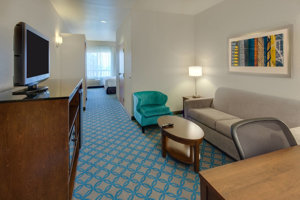 Fairfield Inn & Suites San Francisco Airport/Millbrae 20/34