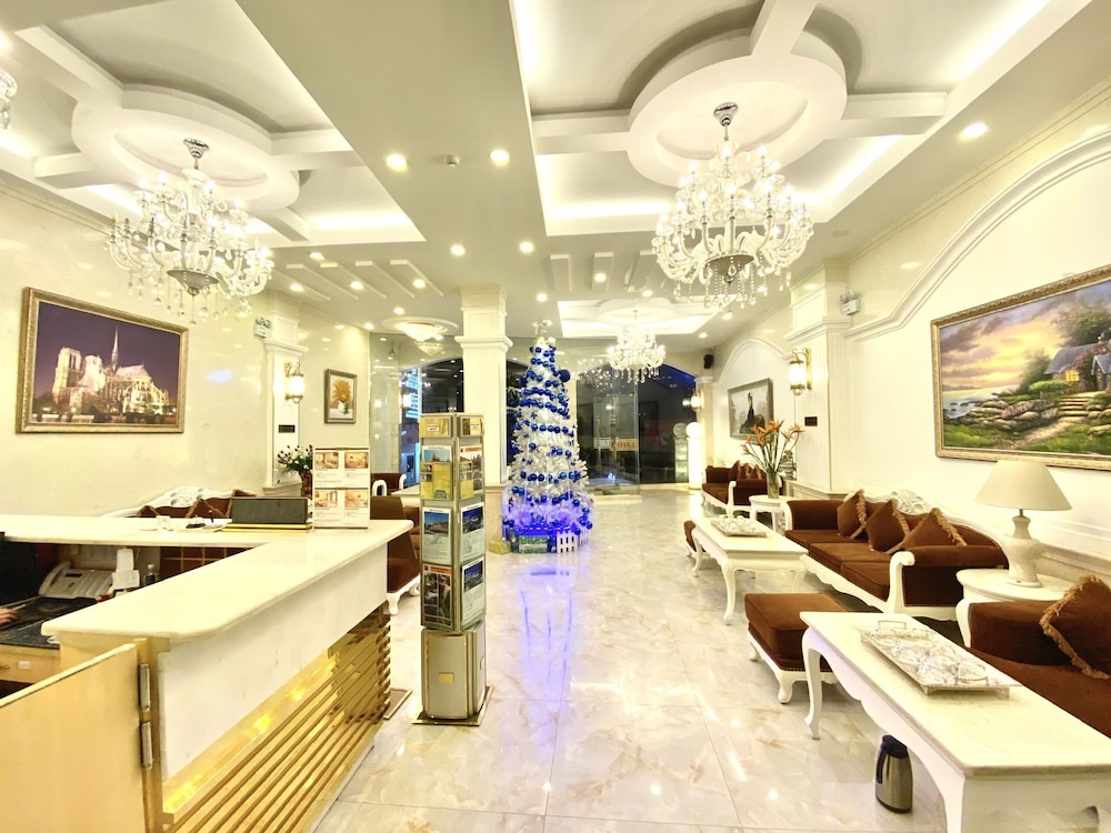 Tulip Hotel 3 70/81