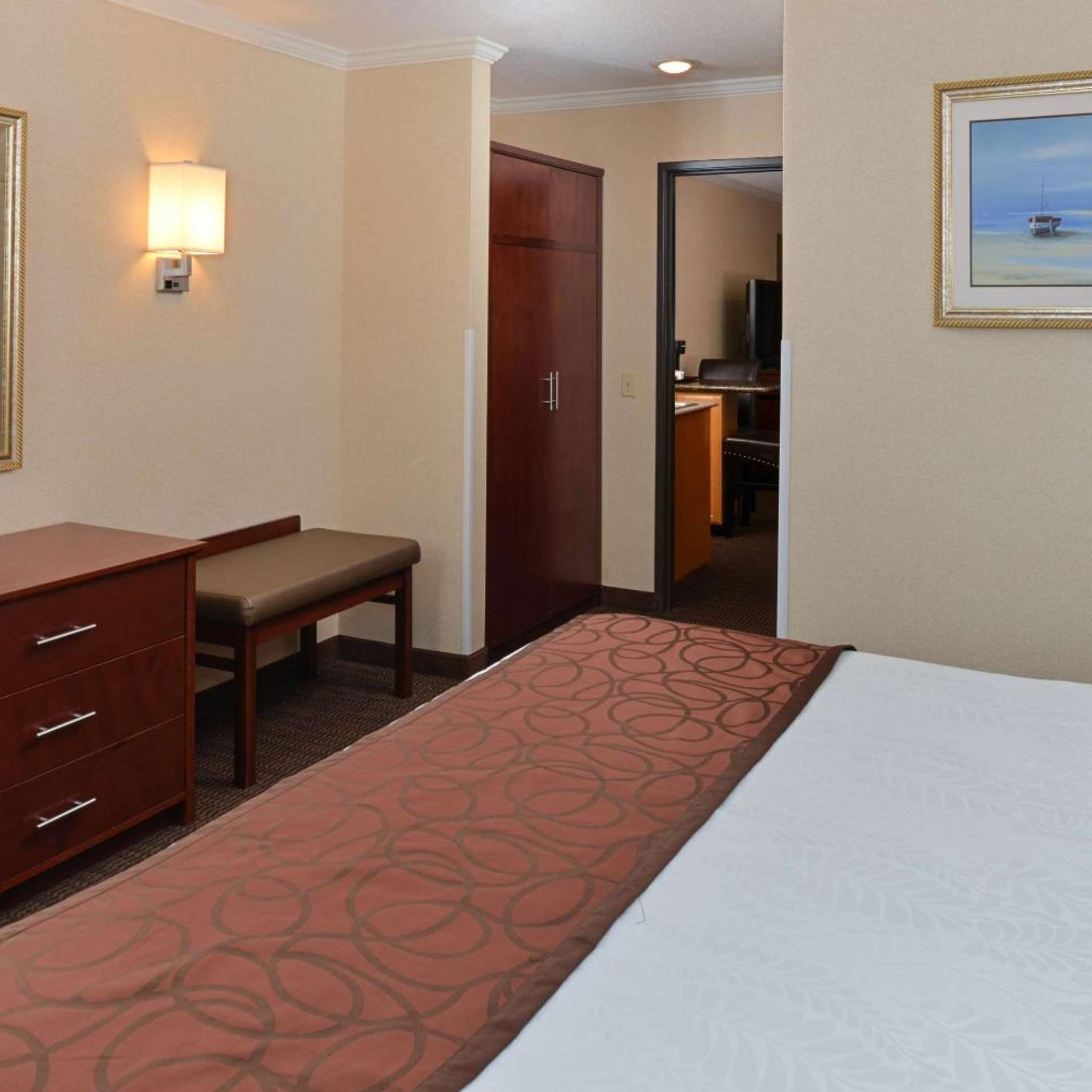 جناح بسرير كينج، Best Western Plus Landmark Inn 4/4