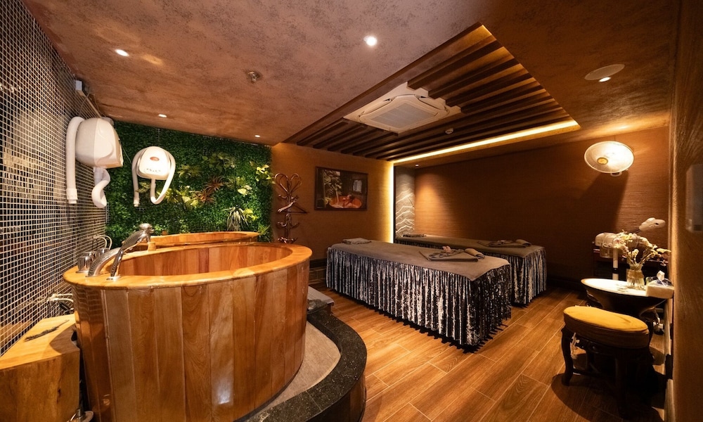 Hanoi Lion Boutique Hotel 39/58