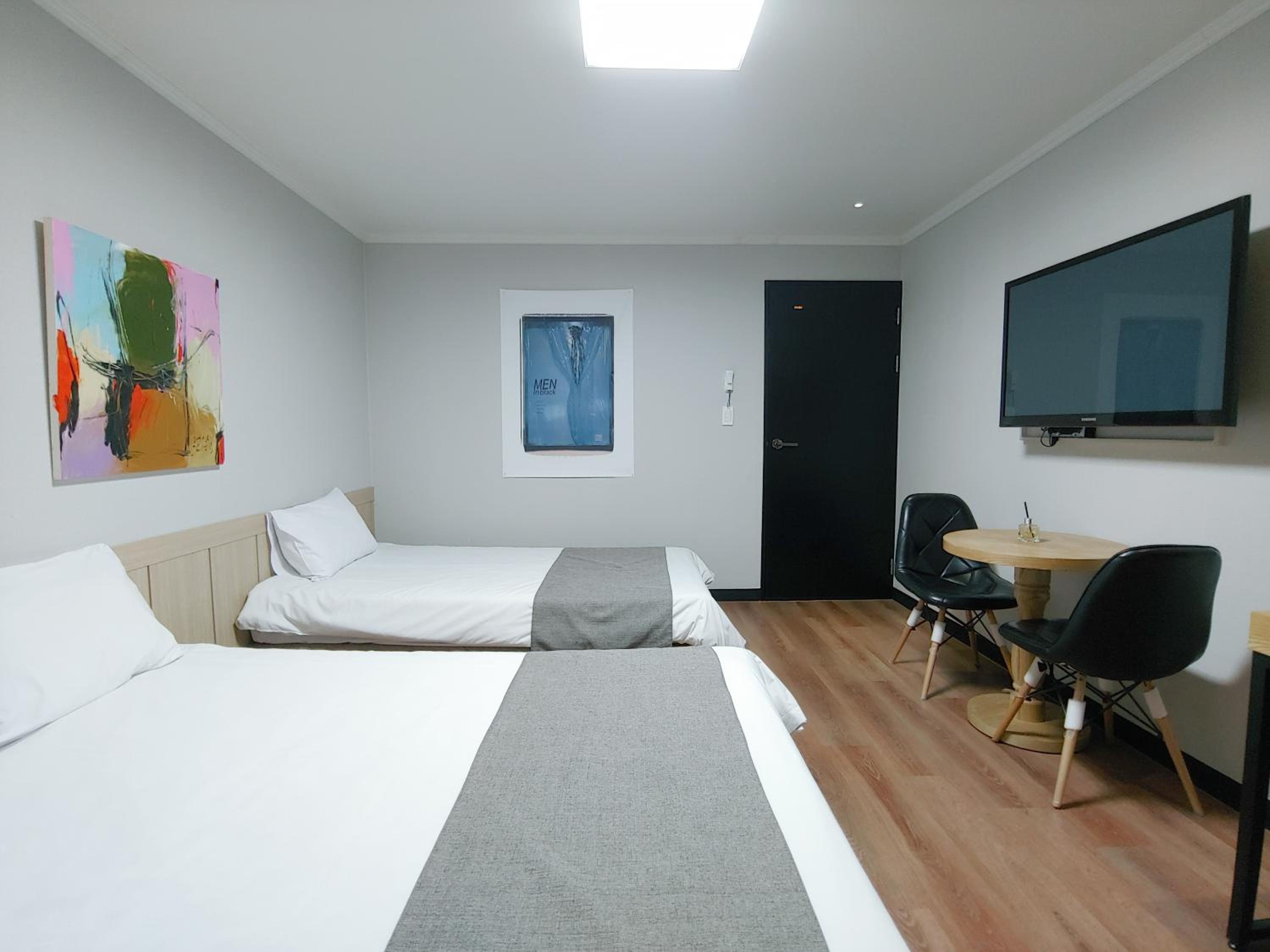 غرفة قياسية ثلاثية، HOTEL TONG YEONDONG JEJU 10/10