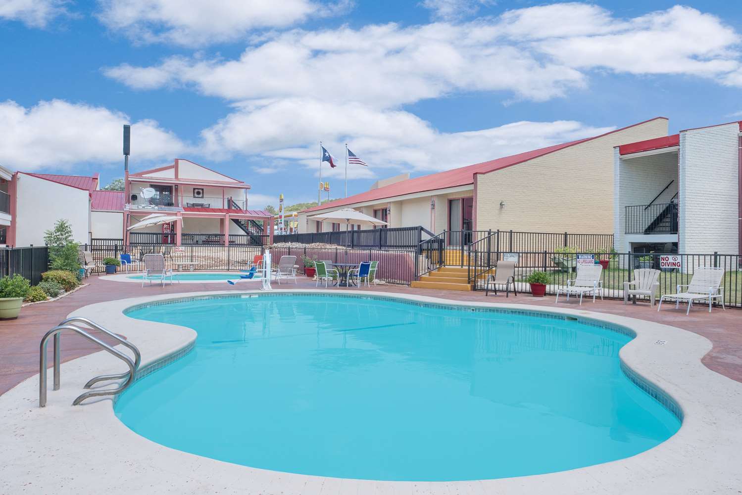 Super 8 By Wyndham Kerrville Tx 19/21