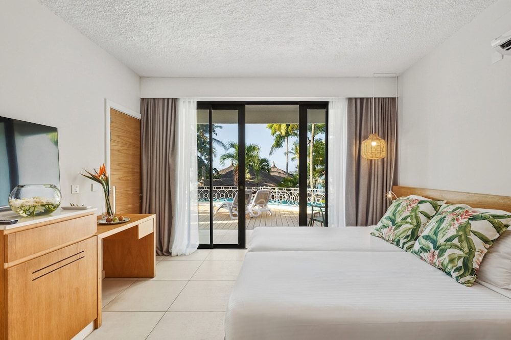 2 BEDROOMS, SUITE, JETTED TUB, TERRACE