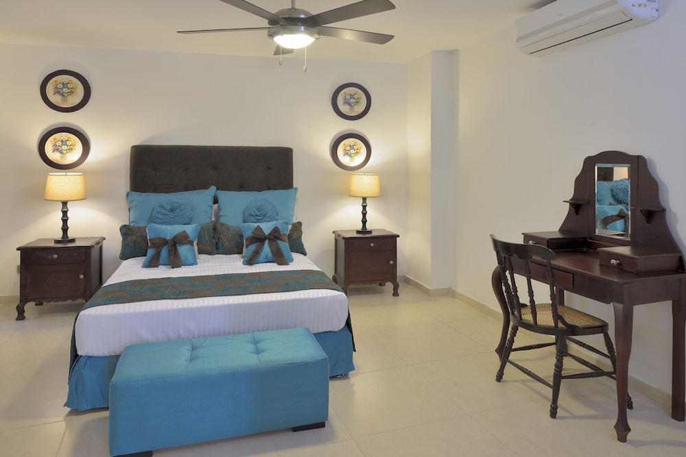 Hotel Dorado Plaza Calle del Arsenal 35/44