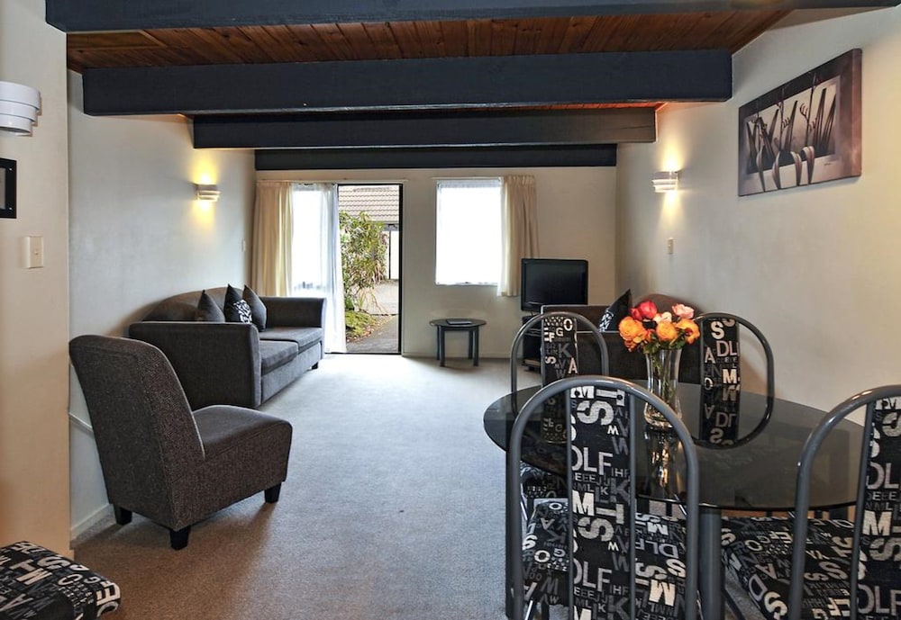 Wylie Court 47/64