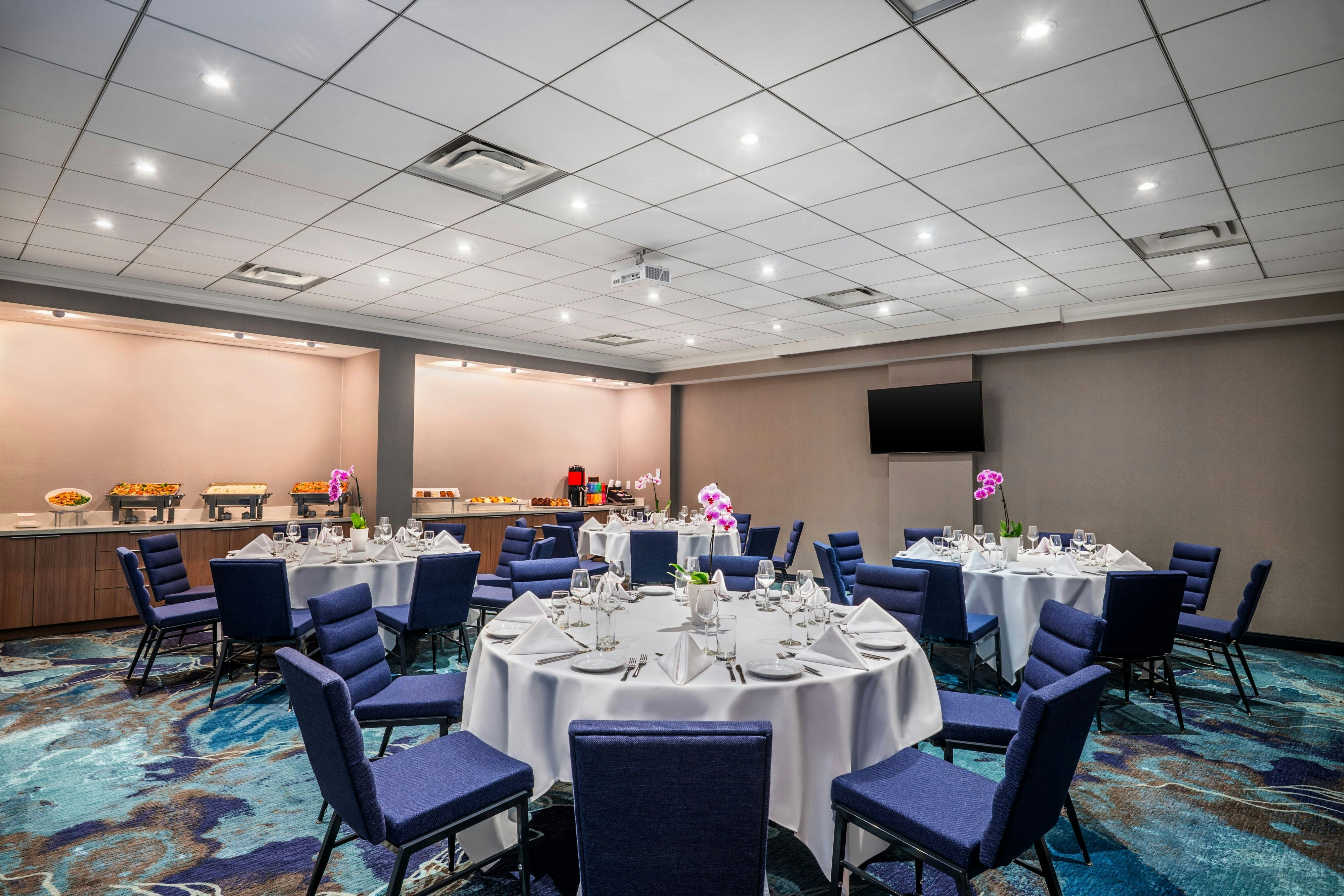 Courtyard Marriott Toronto Airport 54/56