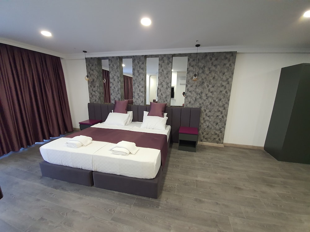 Karikatur Bi Hotel 8/37