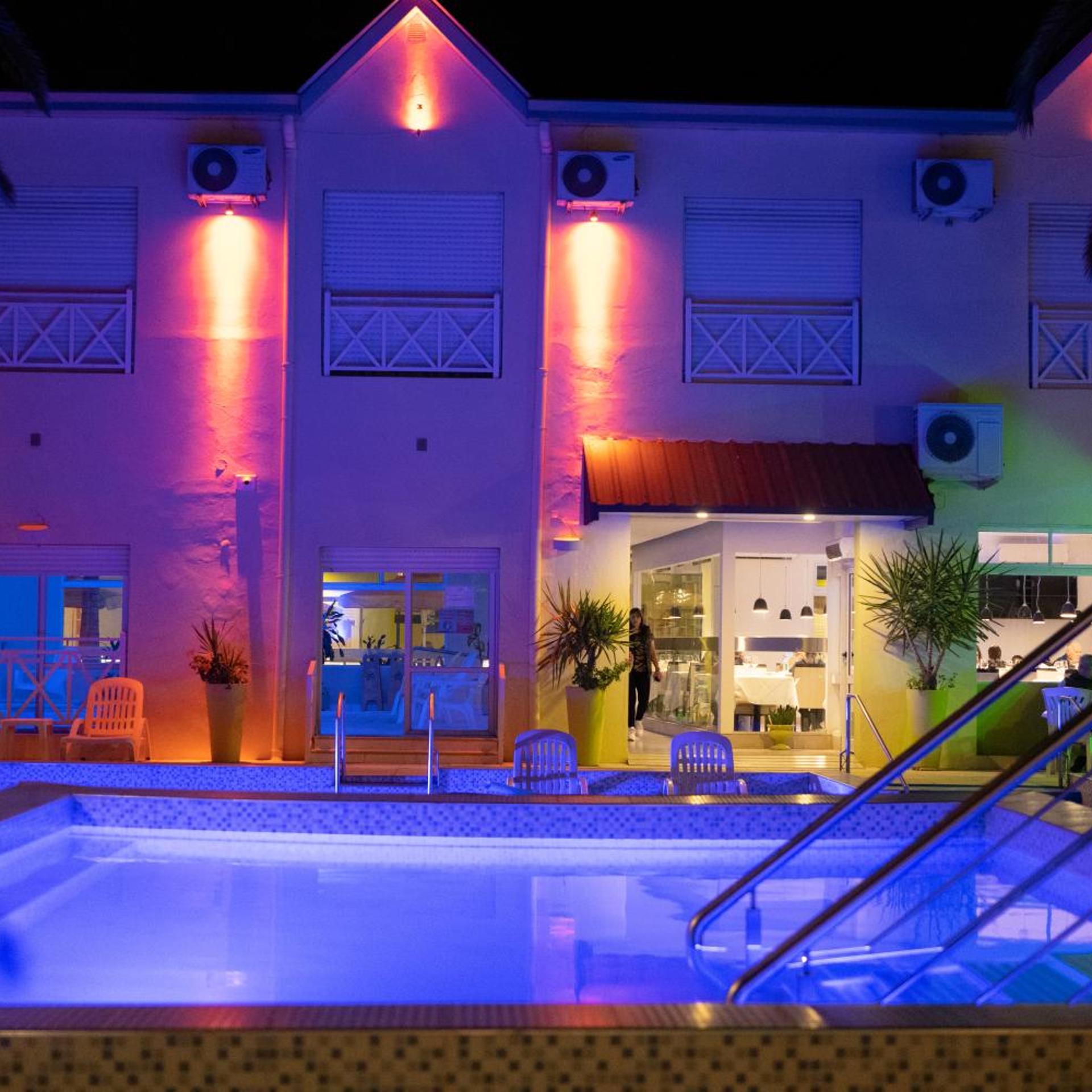 Alto Verde Suites and Apart 3/50