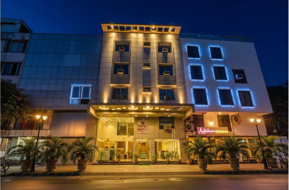Fabhotel Morya Regency 2/17