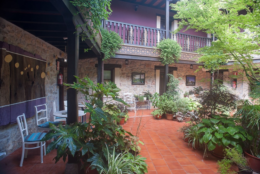 Hotel Corru San Pumés 46/50