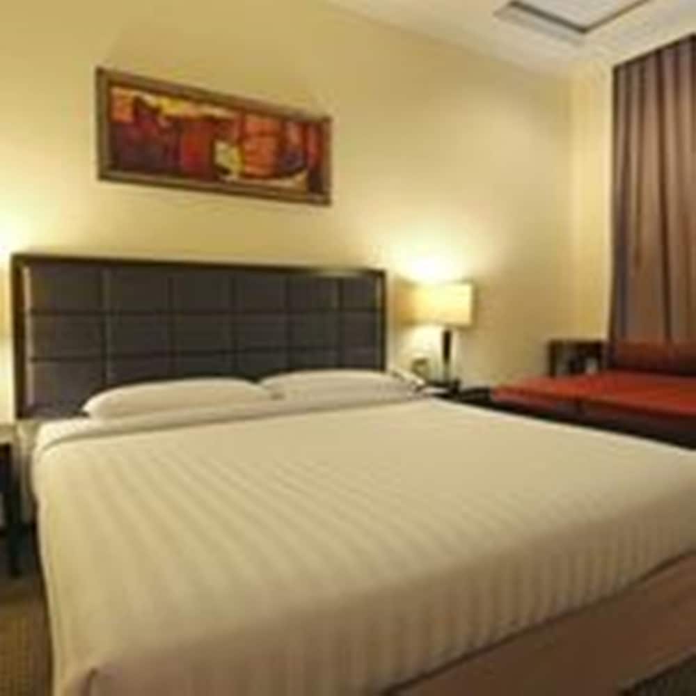 Harmoni One Convention Hotel and Service Apartments 25/65