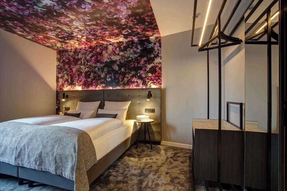 B&B HOTEL Hamburg-Hbf 18/49