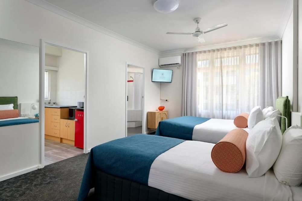 Baileys Parkside Motel by VetroBlu 29/55