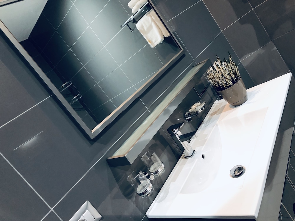 Kompleksi Arifi Hotel 46/50