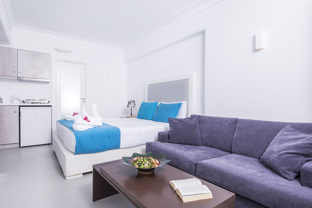 Blue Waves Hotel 45/70