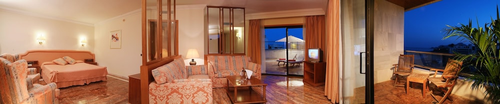 Serrano Palace 37/69