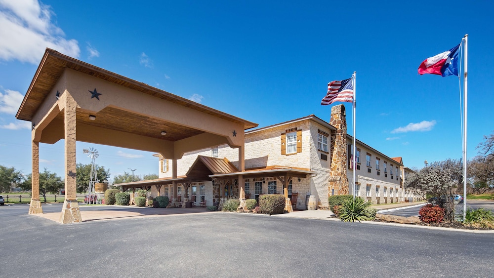 Best Western Plus Fredericksburg 1/34