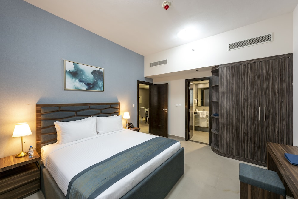 Luxe Grand Hotel Apartments 68/113