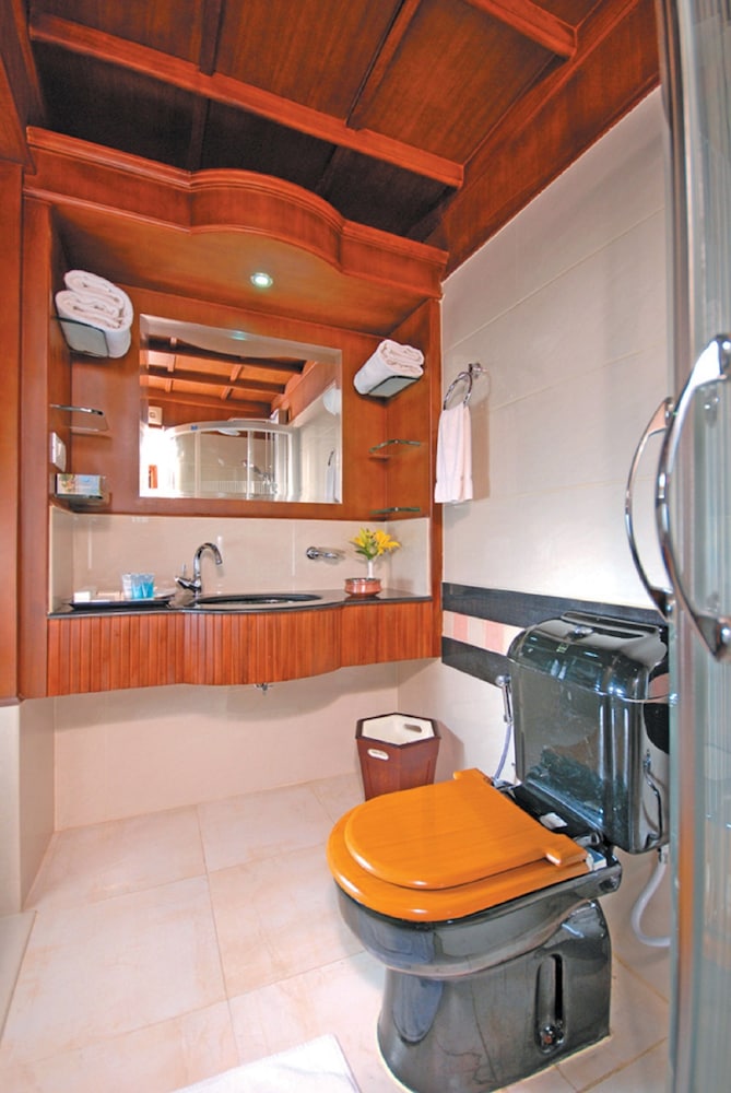 Sterling Lake Palace Alleppey. 58/58