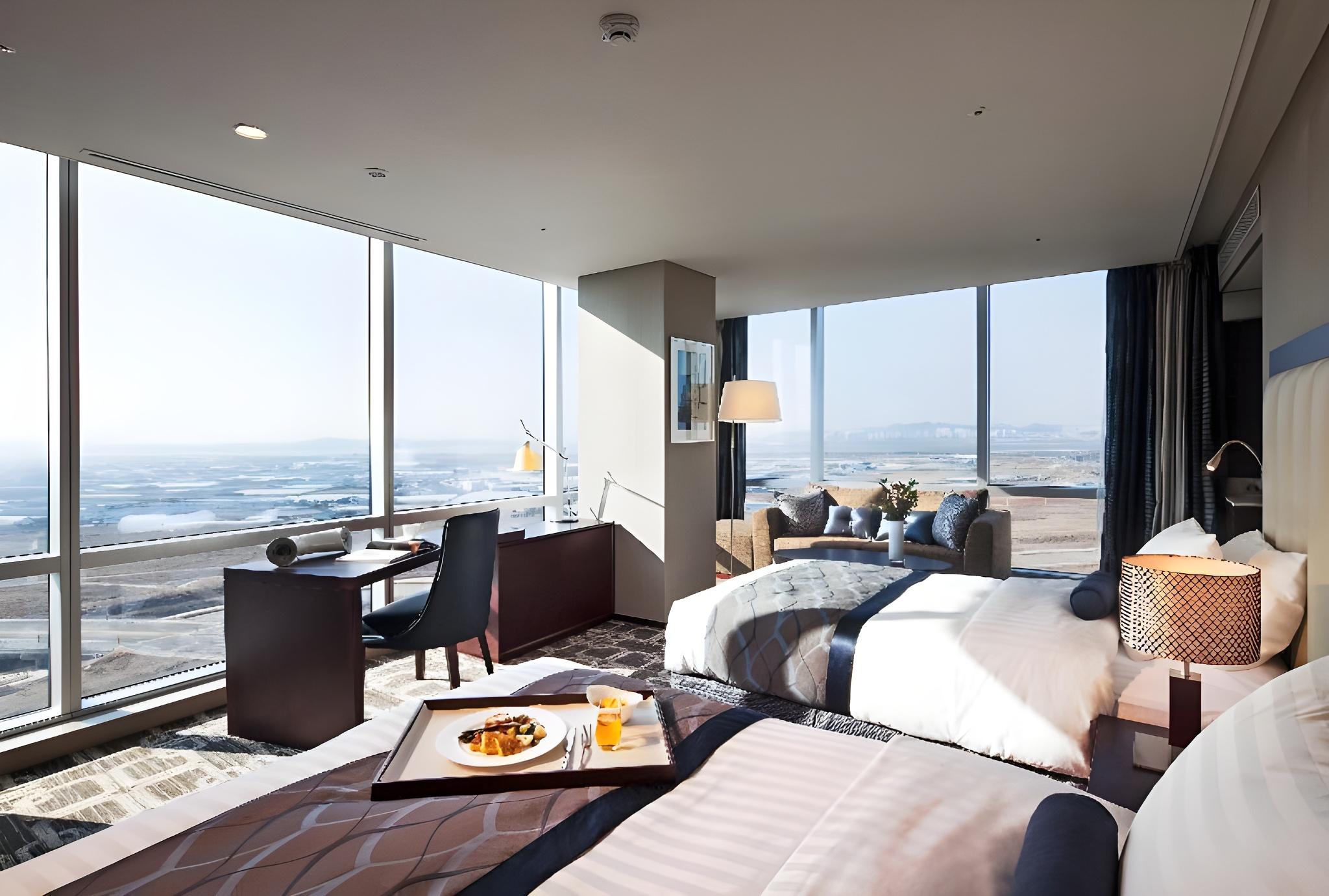 Junior Suite, East Tower