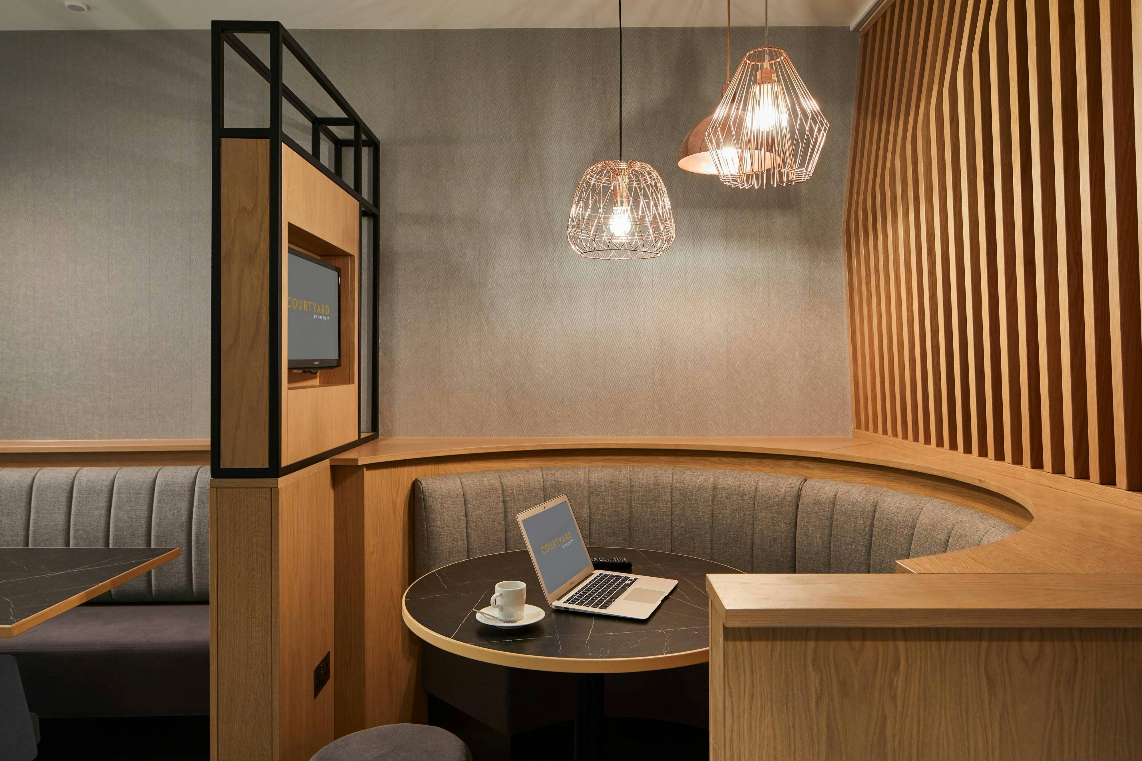 Courtyard by Marriott Oxford City Centre 42/44