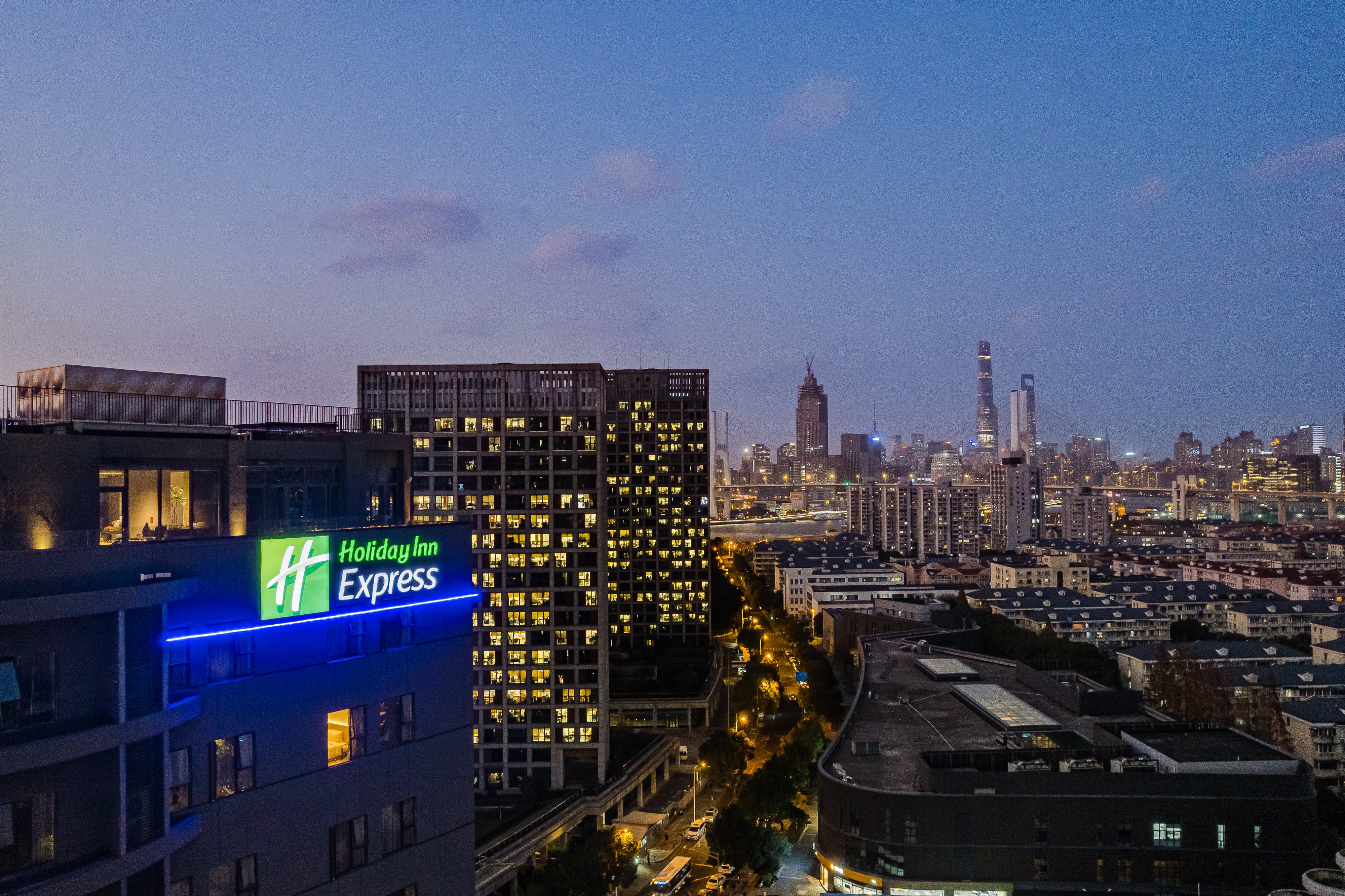 HOLIDAY INN EXPRESS Shanghai Expo Centre 3/50