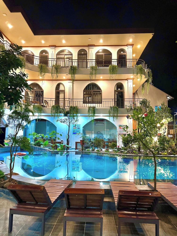 Tuan Ngoc Hotel 6/72