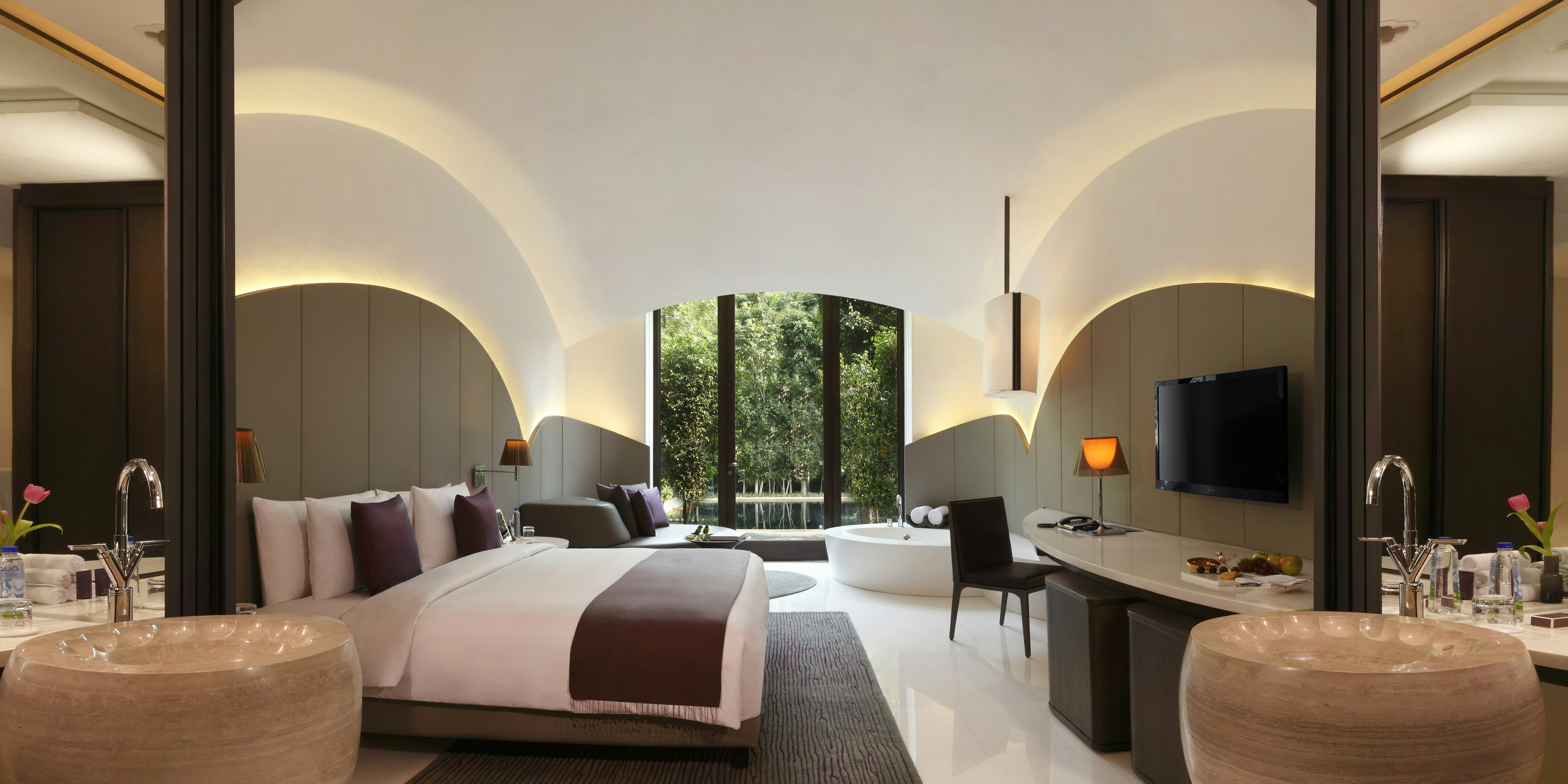 The Roseate New Delhi 12/39