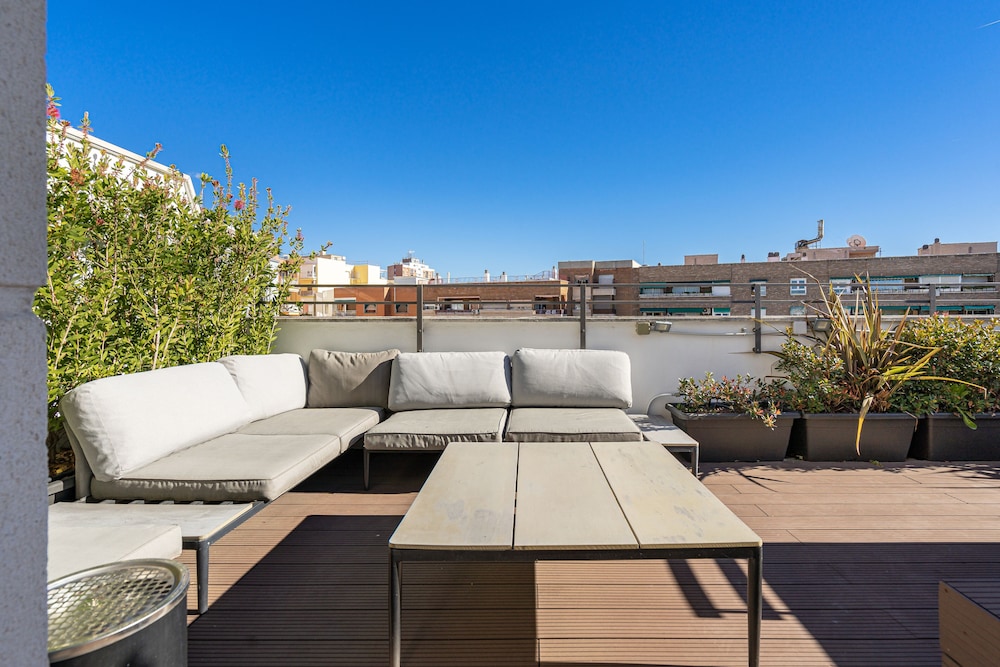Feelathome Waldorf Suites Apartments 2/40