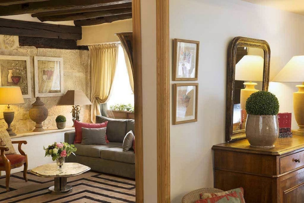 Hotel Du Cygne 4/31