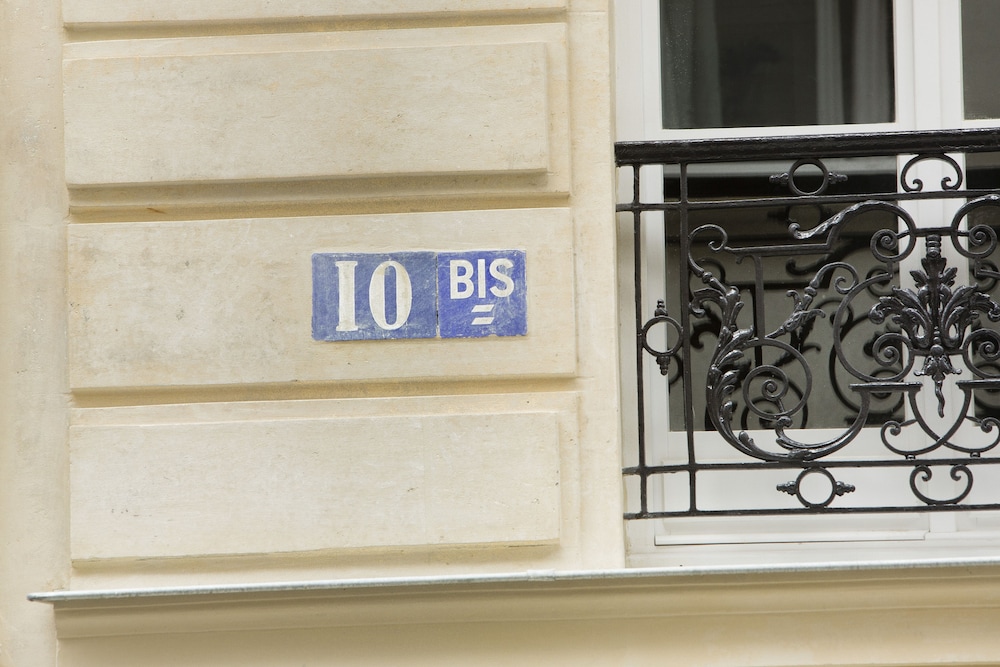 Le 10 Bis Hotel 7/65