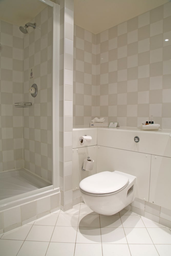 Holiday Inn Guildford 23/71