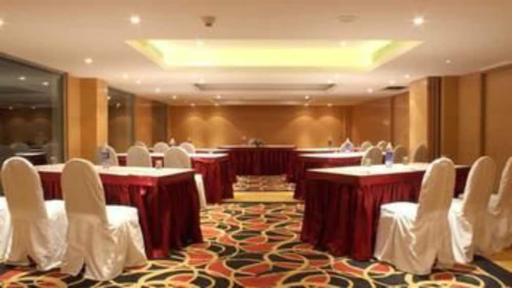 Lemon Tree Hotel Whitefield Bangalore 41/53