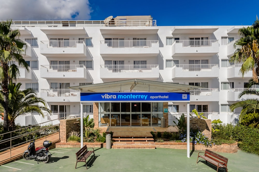 Aparthotel Vibra Monterrey in SANT JOSEP DE SA TALAIA