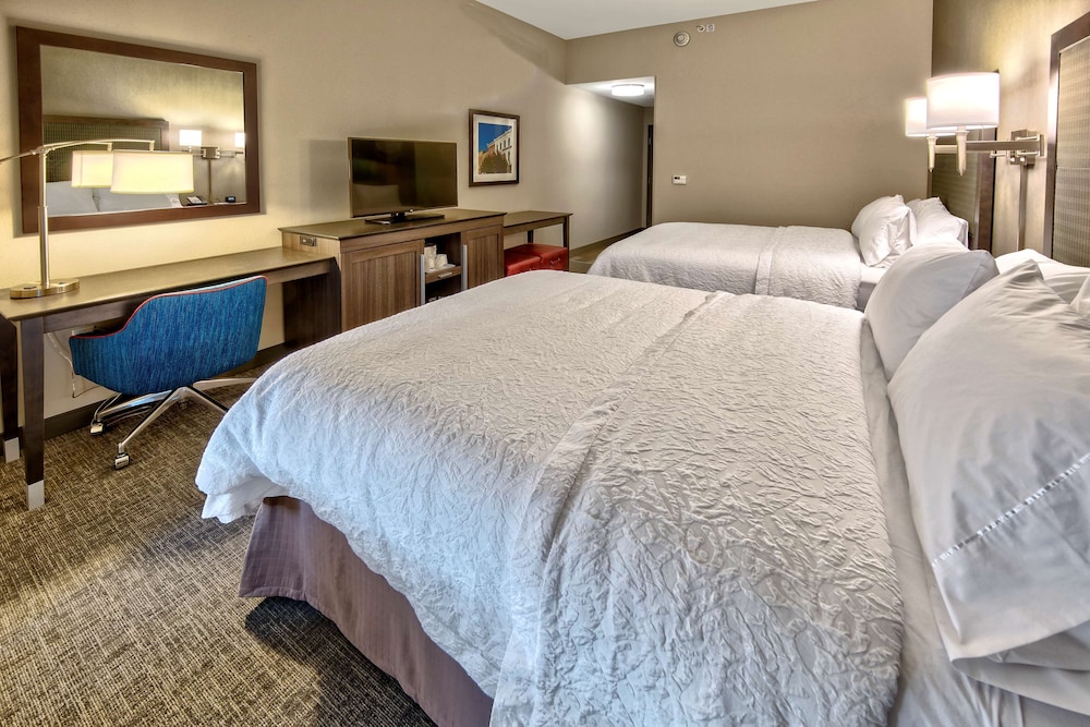 Hampton Inn Suites Franklin Berry Farms 12/44