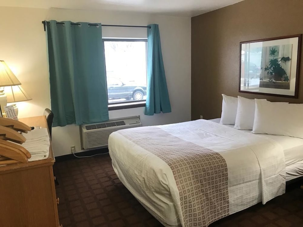 McGoverns Hotel and Suites 16/45