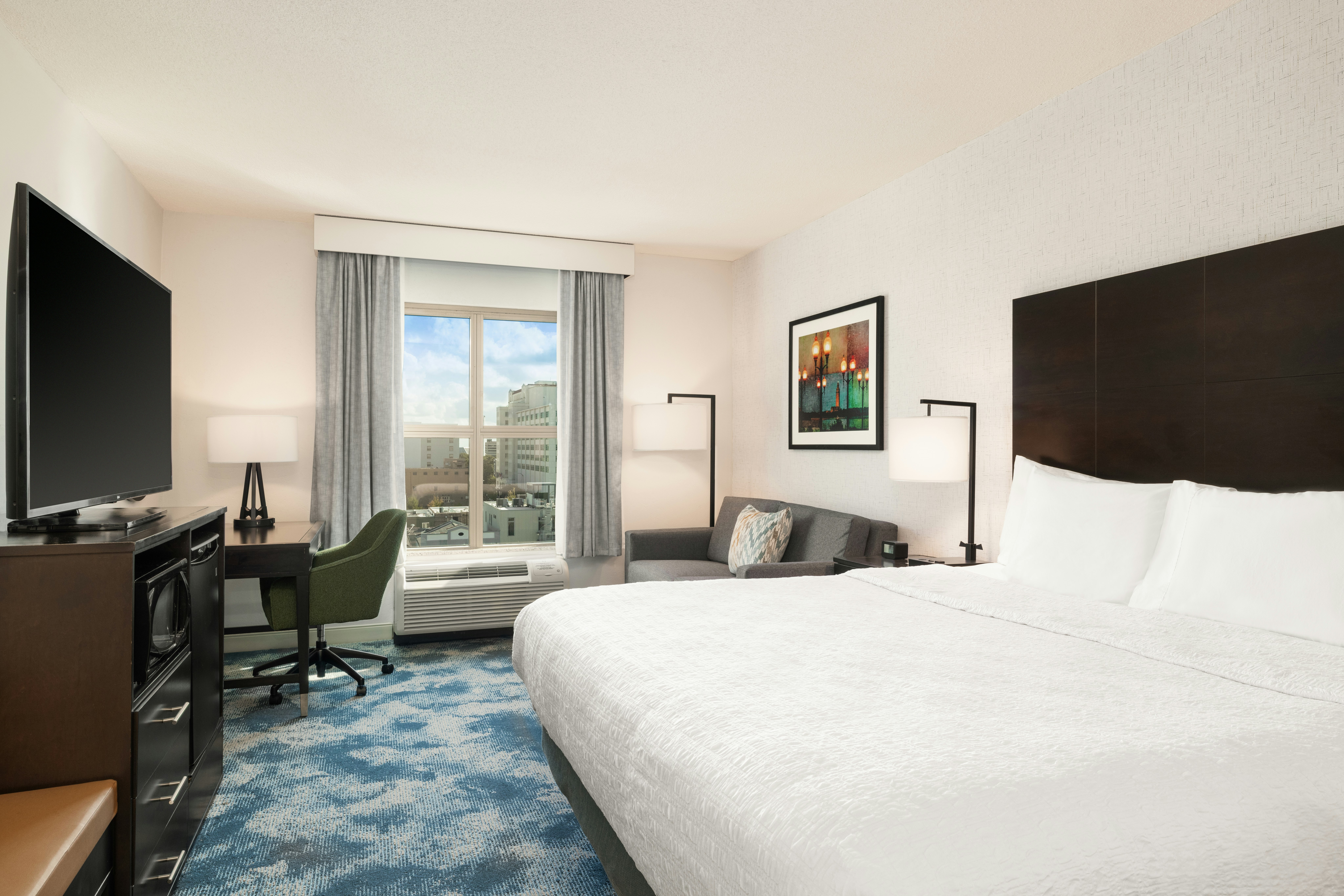 ROOM, KING BED, SOFA
