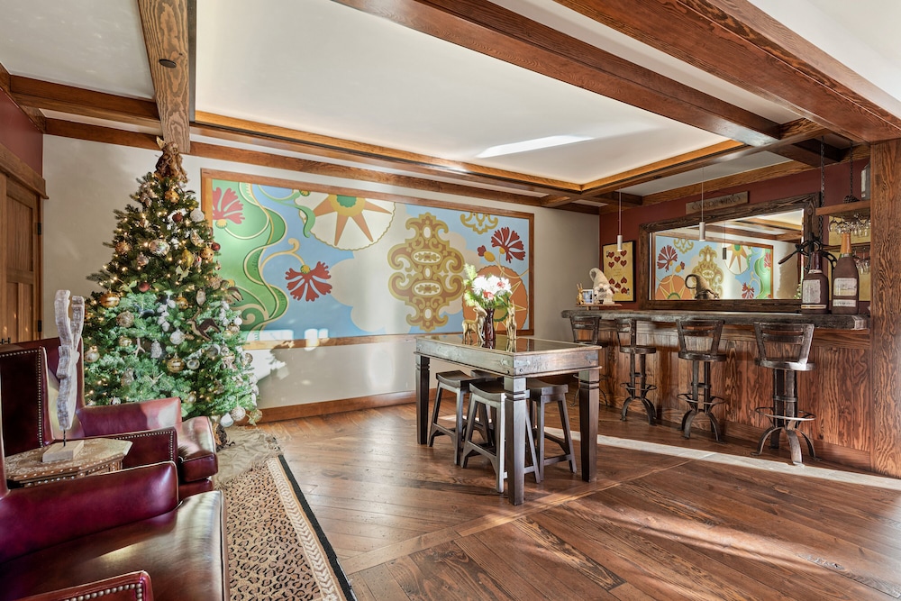 The Grand Idyllwild Lodge 2/50