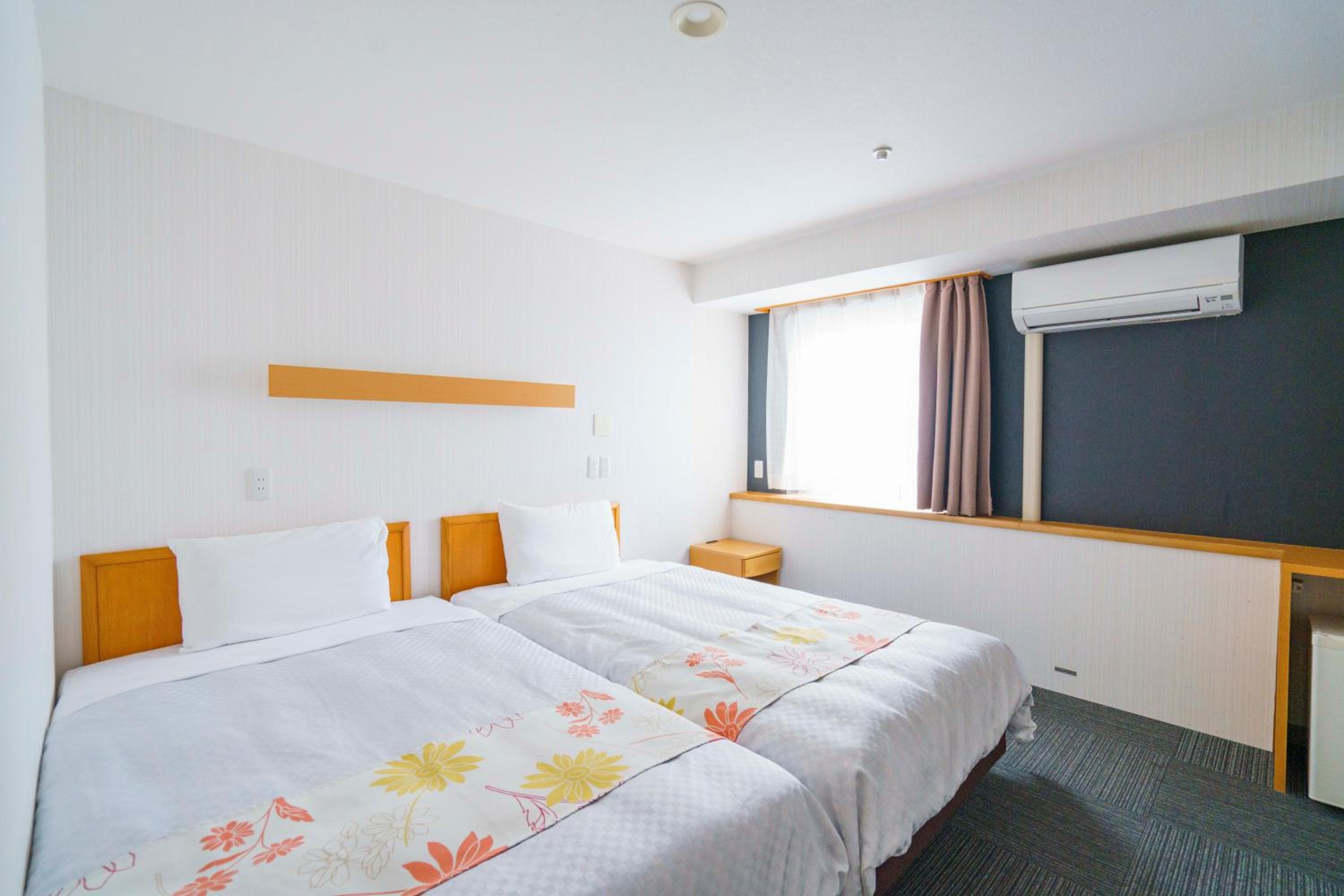 Semi Room, 2 Semi Double Beds