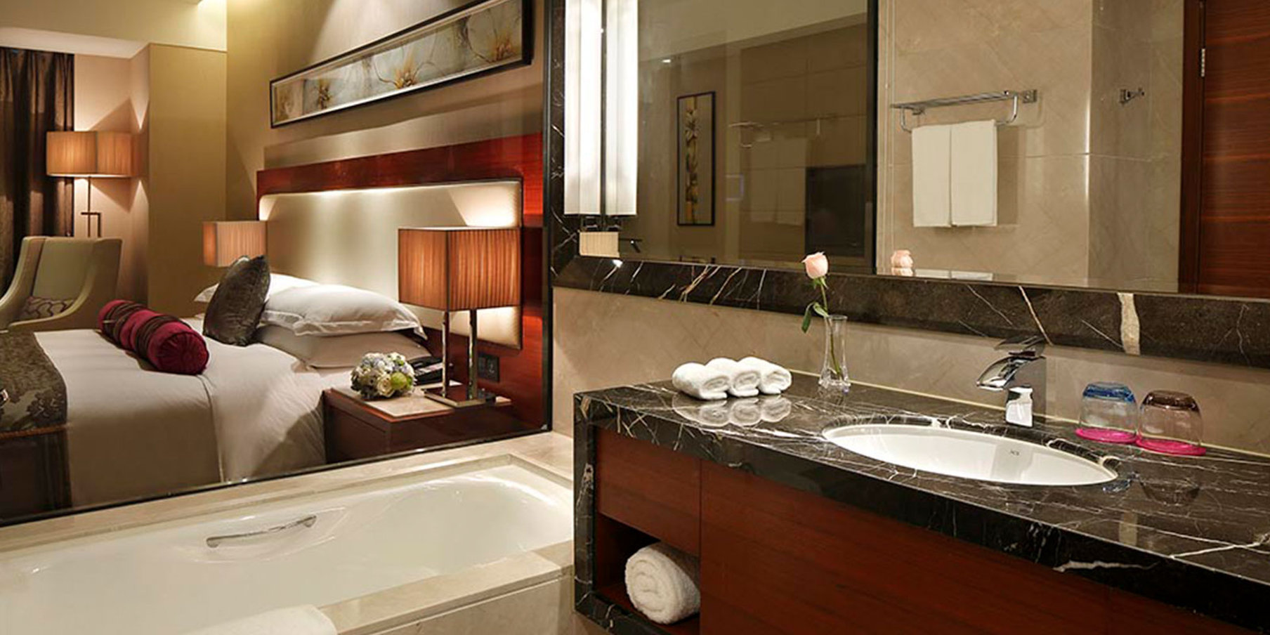 CROWNE PLAZA WUXI TAIHU 74/76