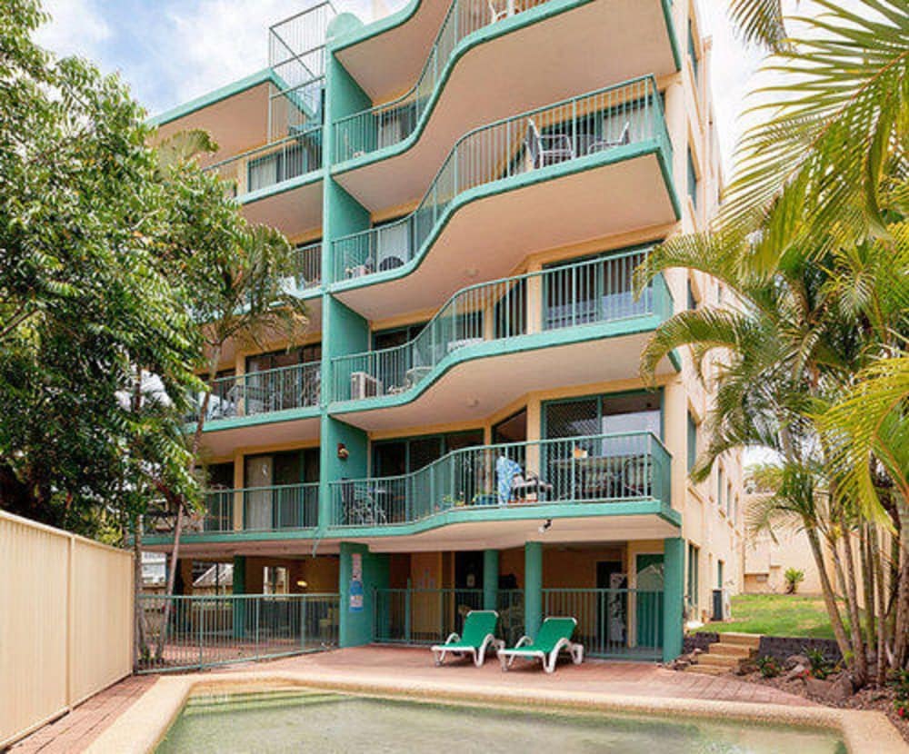 Bayviews and Harbourview Holiday Apartments 1/17