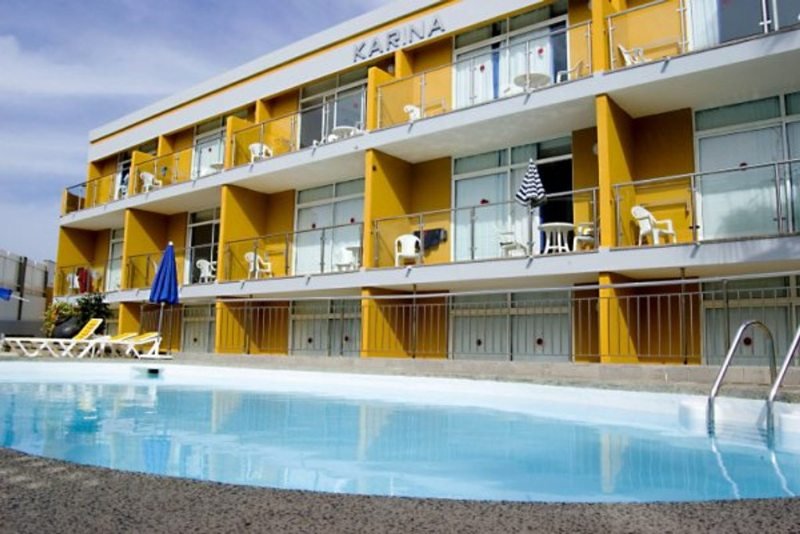 Karina Apartments 8/28
