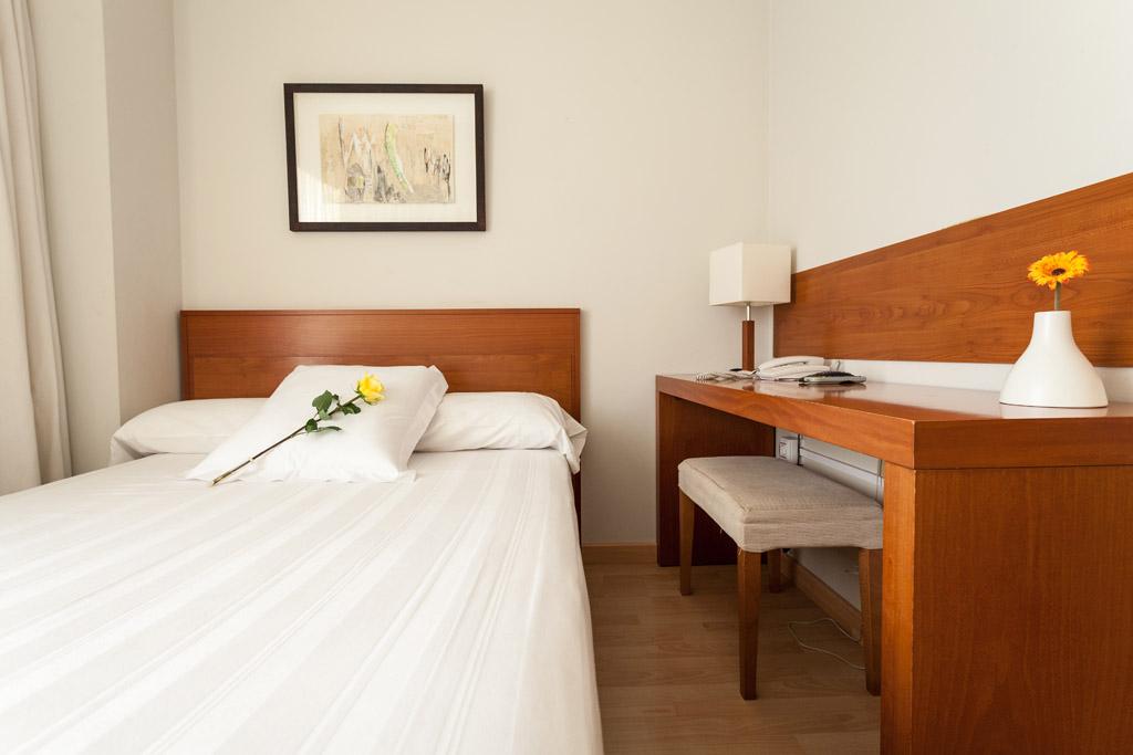 Room, Double Bed, Small
