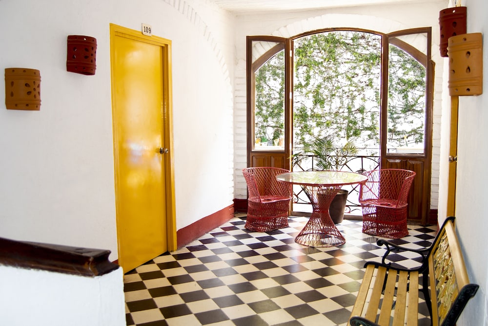 Hotel Hacienda de Vallarta Centro 8/50