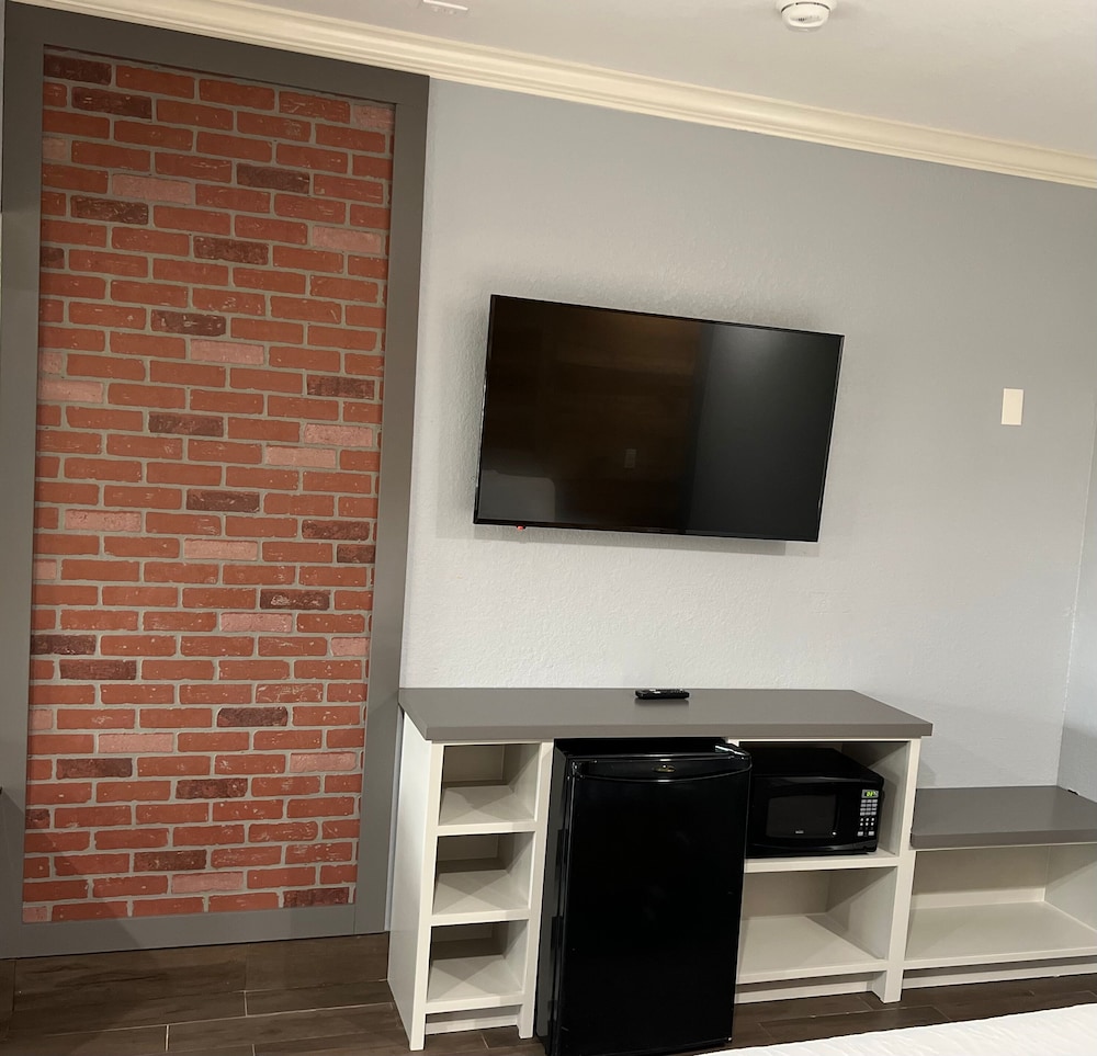 Symphony Inn and Suites 13/22