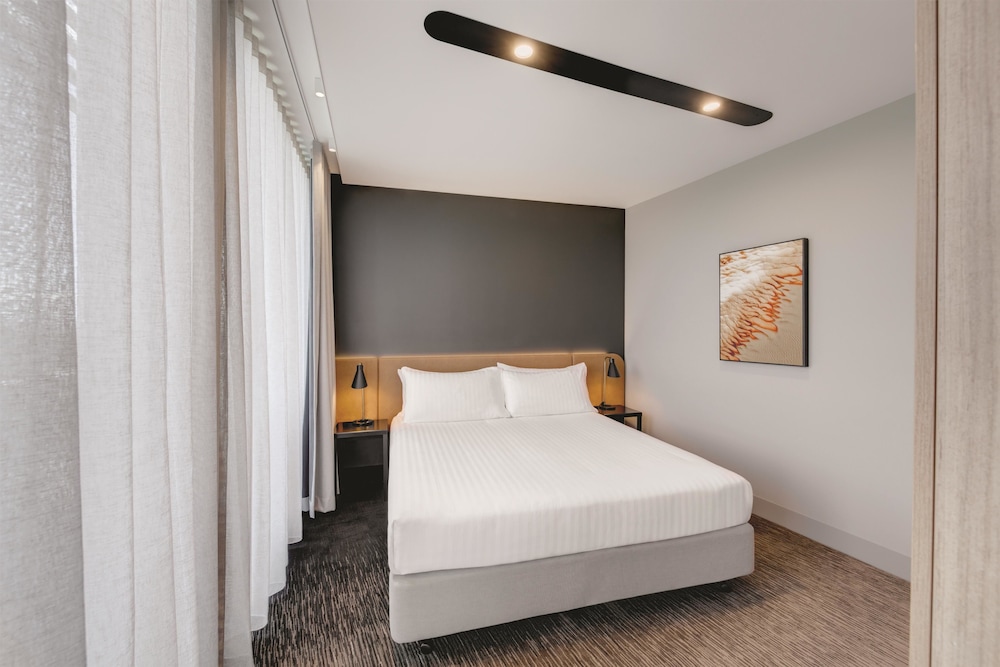 Vibe Hotel Canberra Airport 28/63