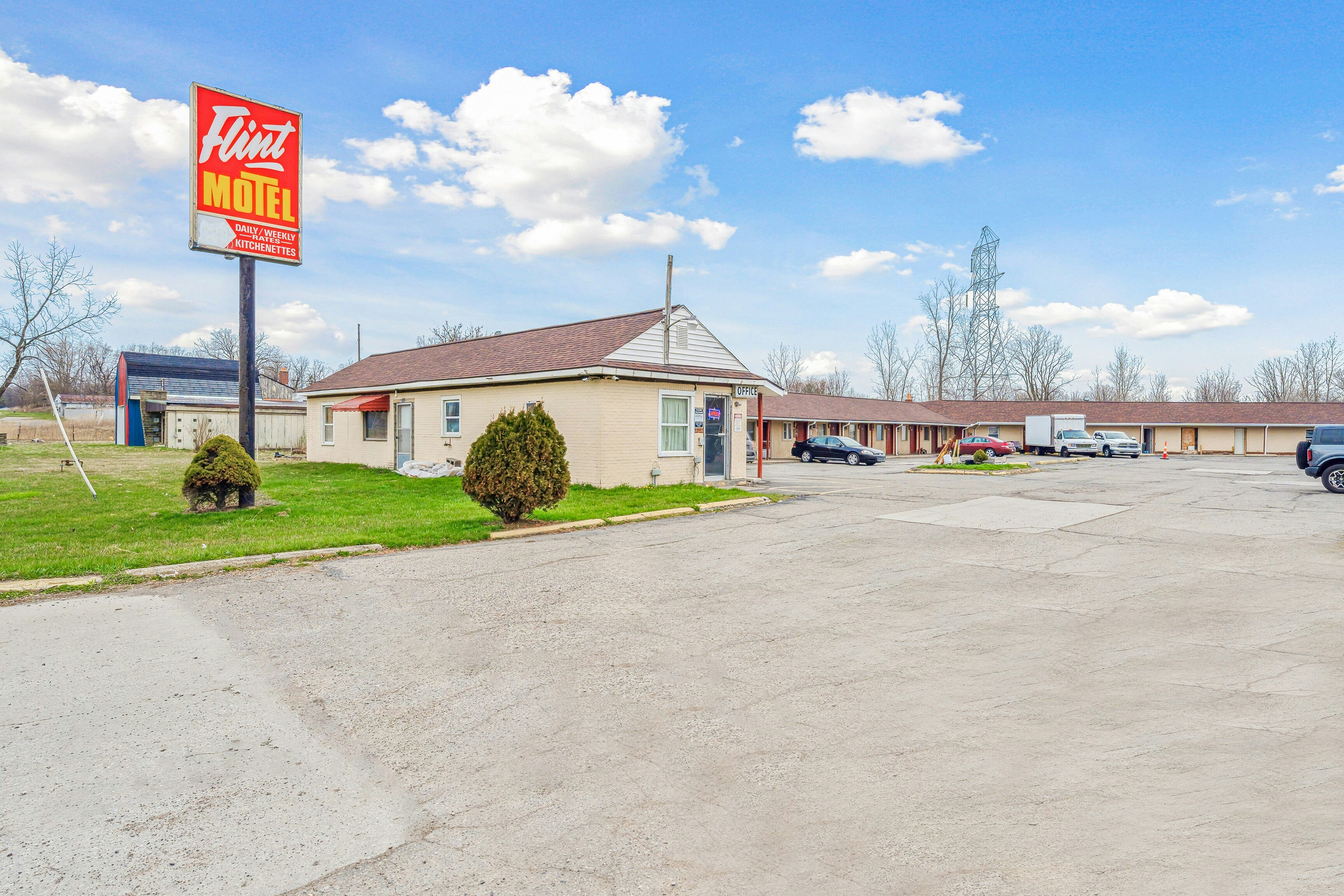 Flint Motel by OYO MI Near I-475 60/70