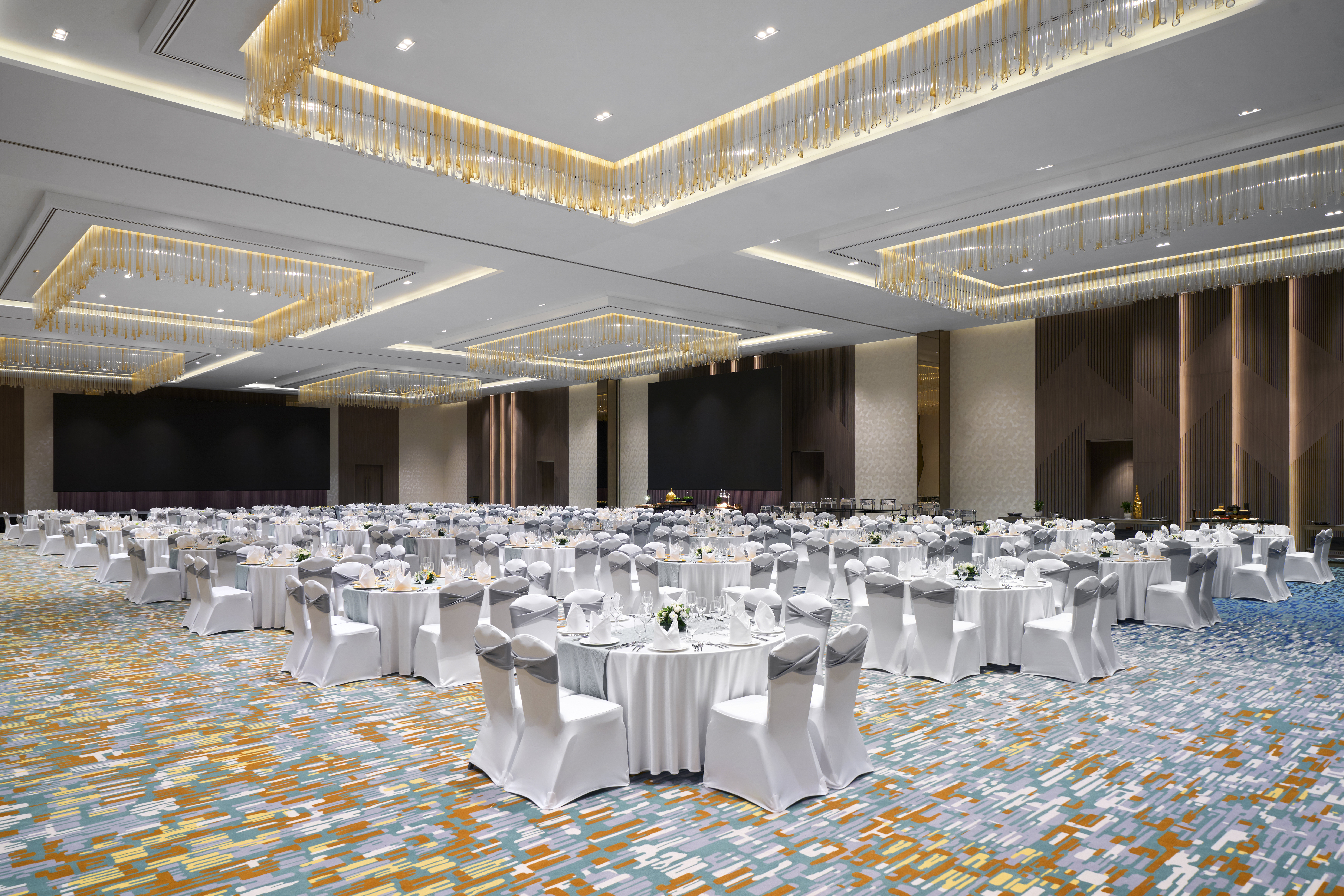 Holiday Inn & Suites VIENTIANE 40/42