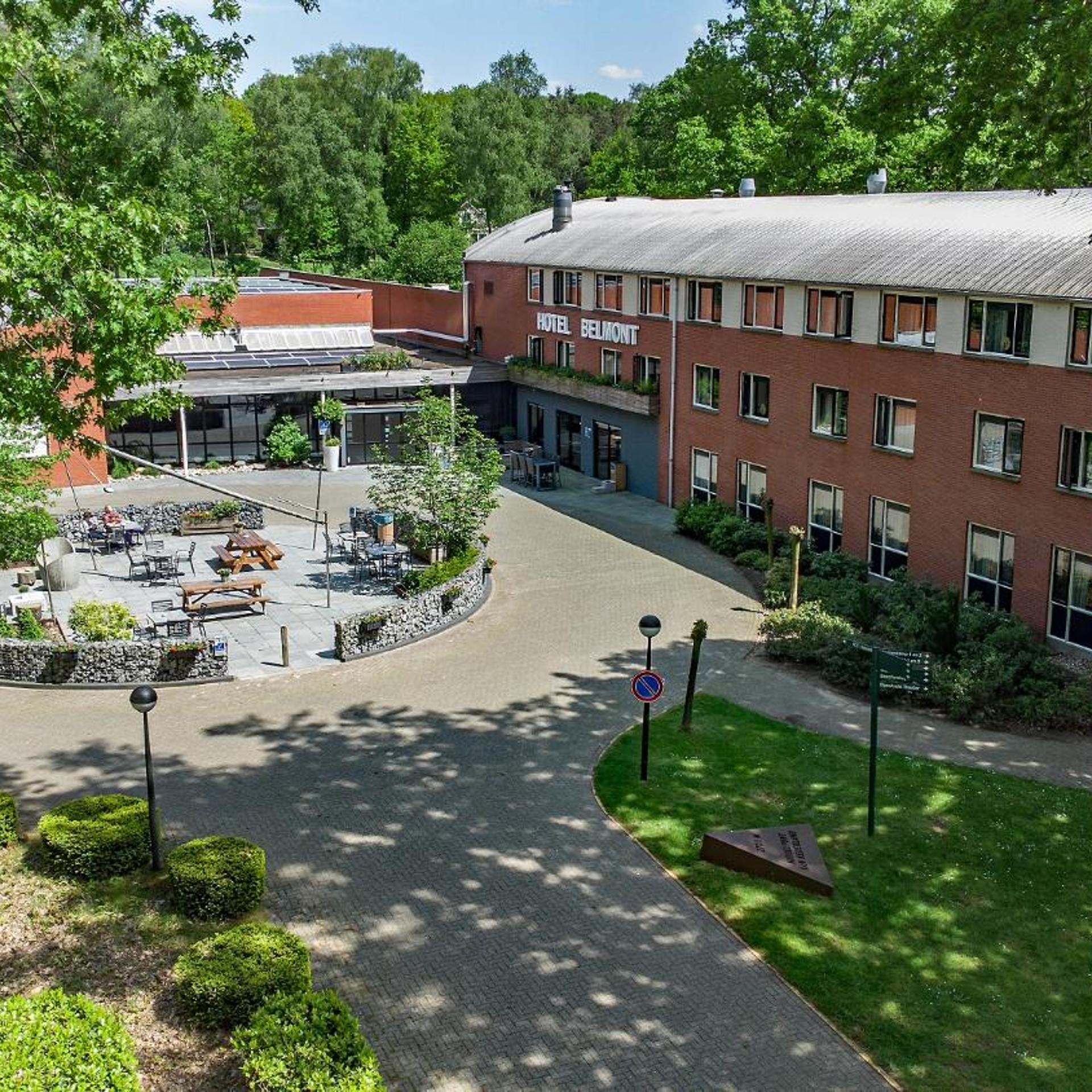 50 | 50 Hotel and Conference Center Belmont 4/49